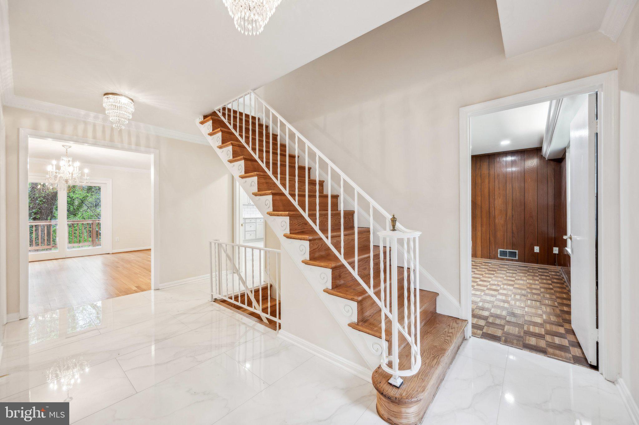 FOREST HILLS - Residential