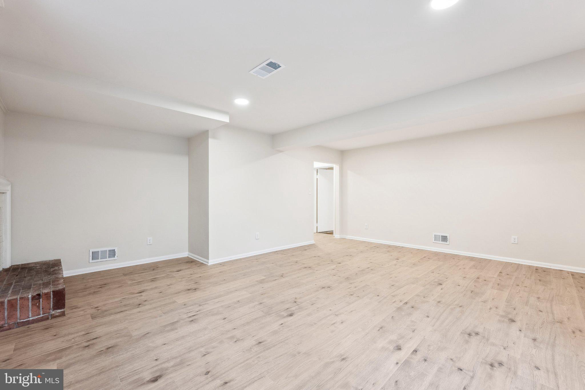 FOREST HILLS - Residential