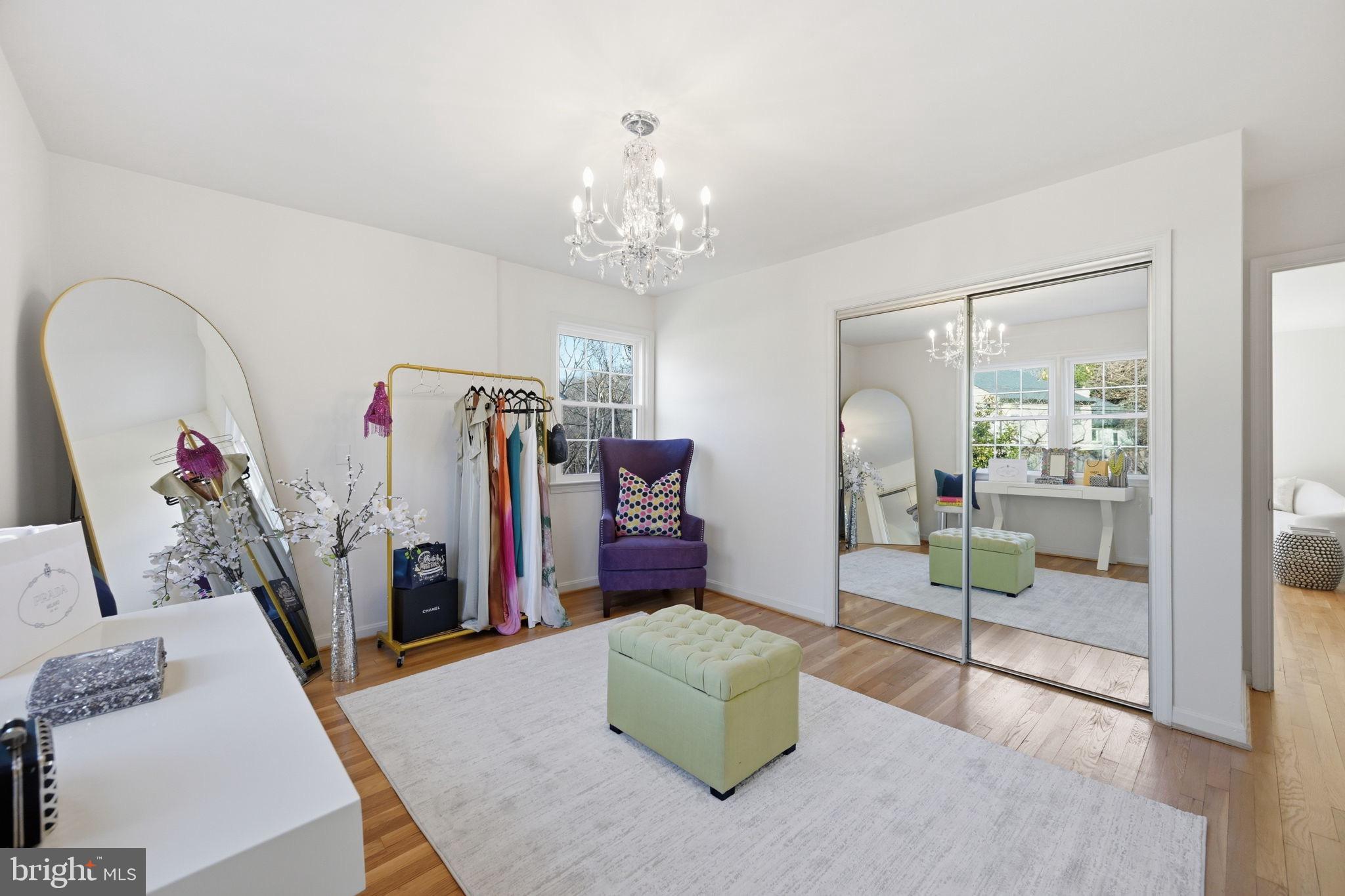 FOREST HILLS - Residential