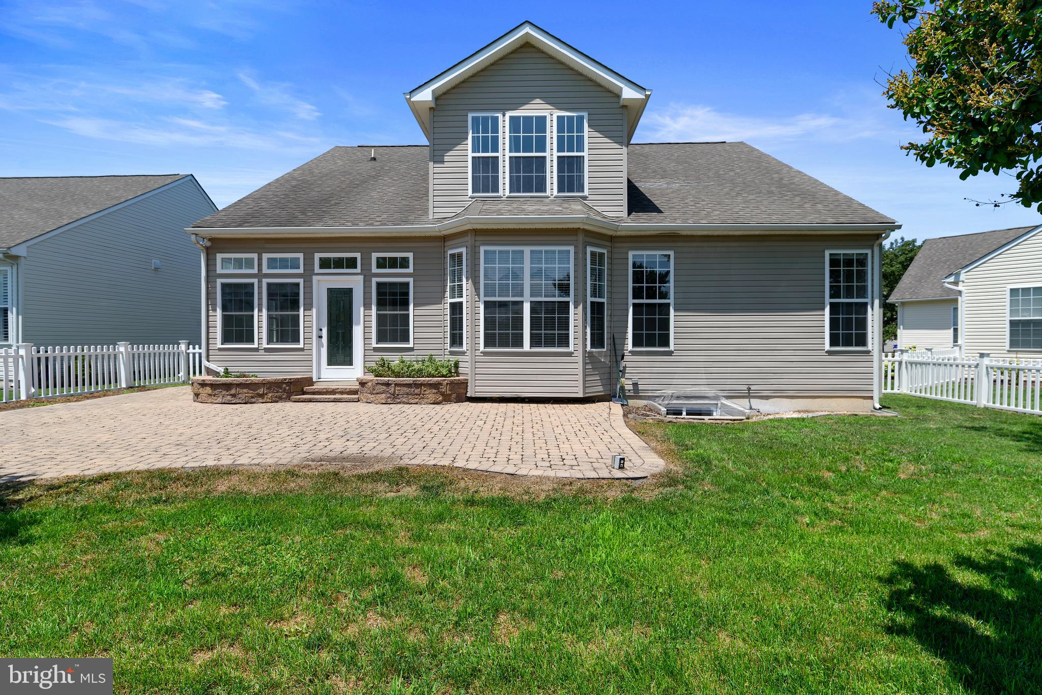 16 WAUWINET COURT