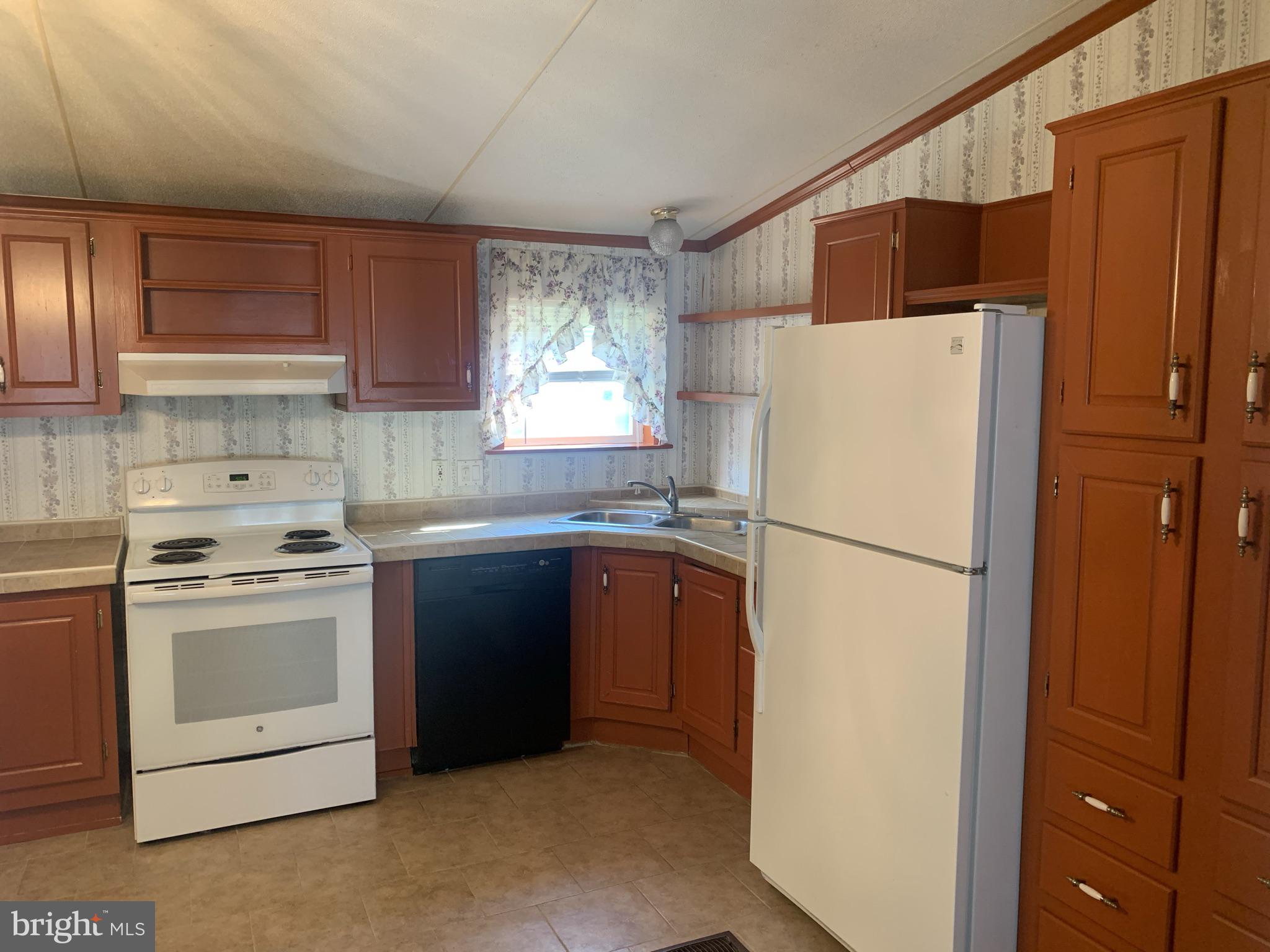 BRIARWOOD ESTATES - Residential