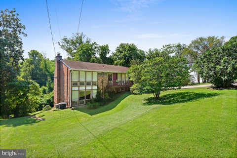Photo of 1438 Waggaman Circle, MCLEAN, VA 22101 (MLS # VAFX2337376)