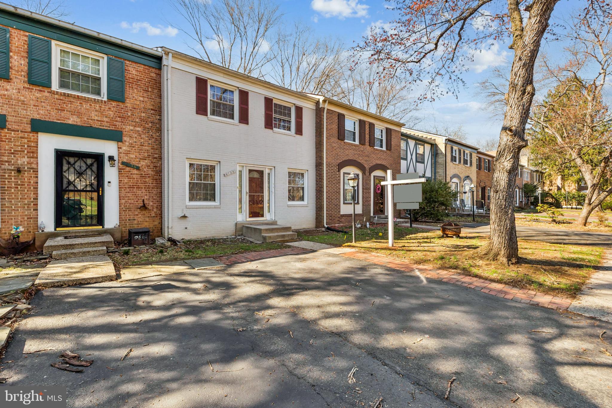 LONDON TOWNE - Residential