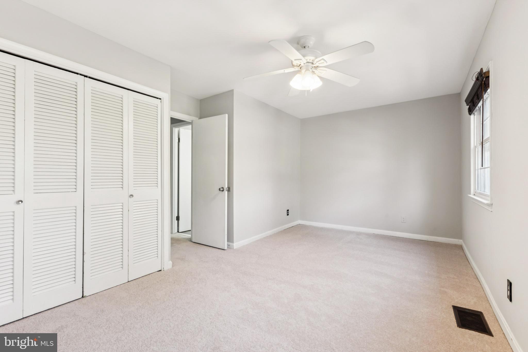 LONDON TOWNE - Residential