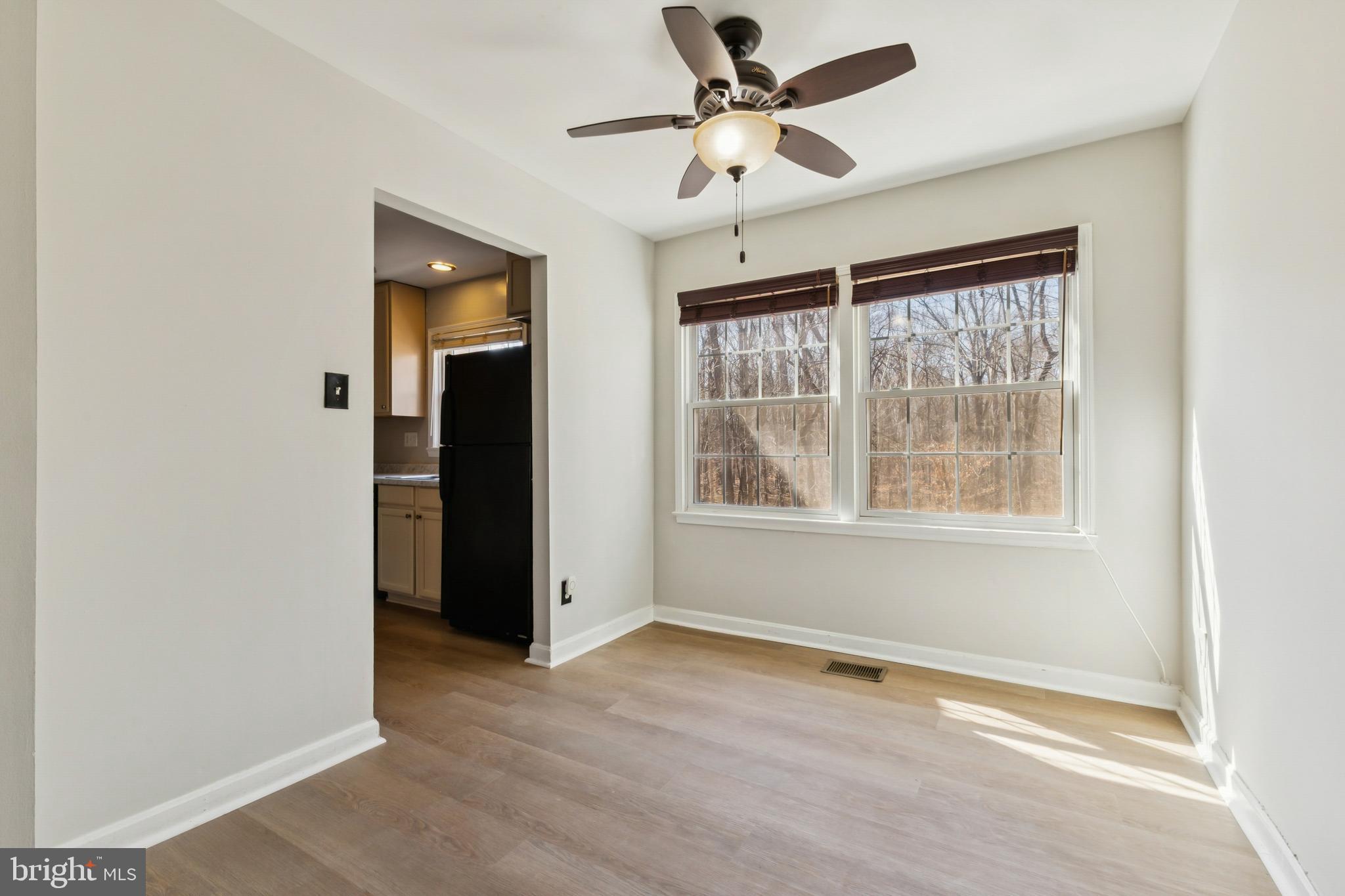 LONDON TOWNE - Residential