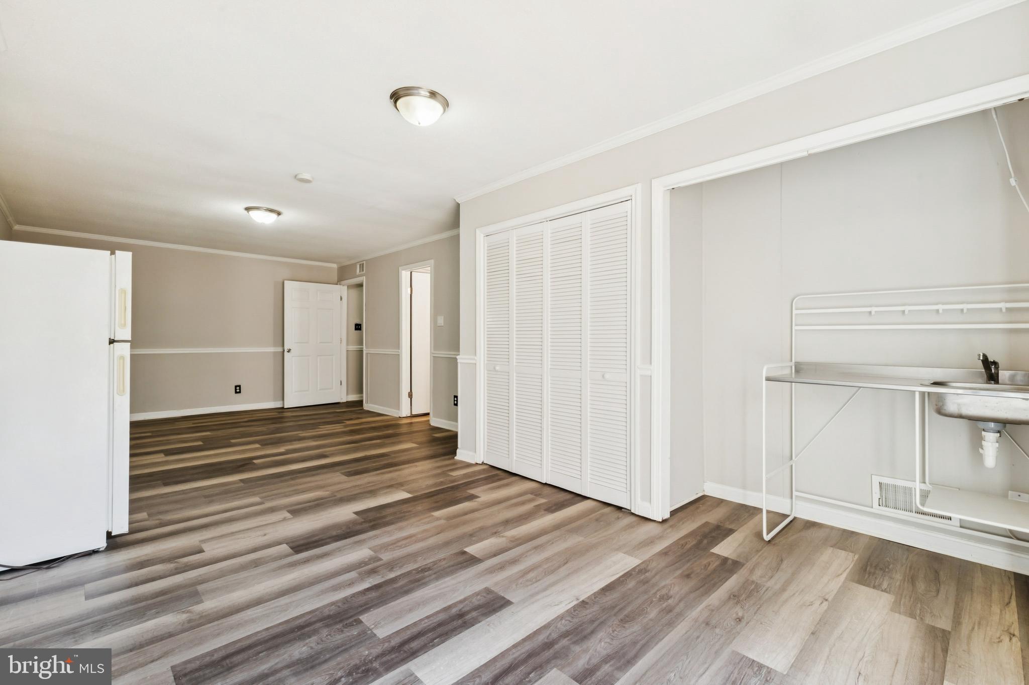 LONDON TOWNE - Residential