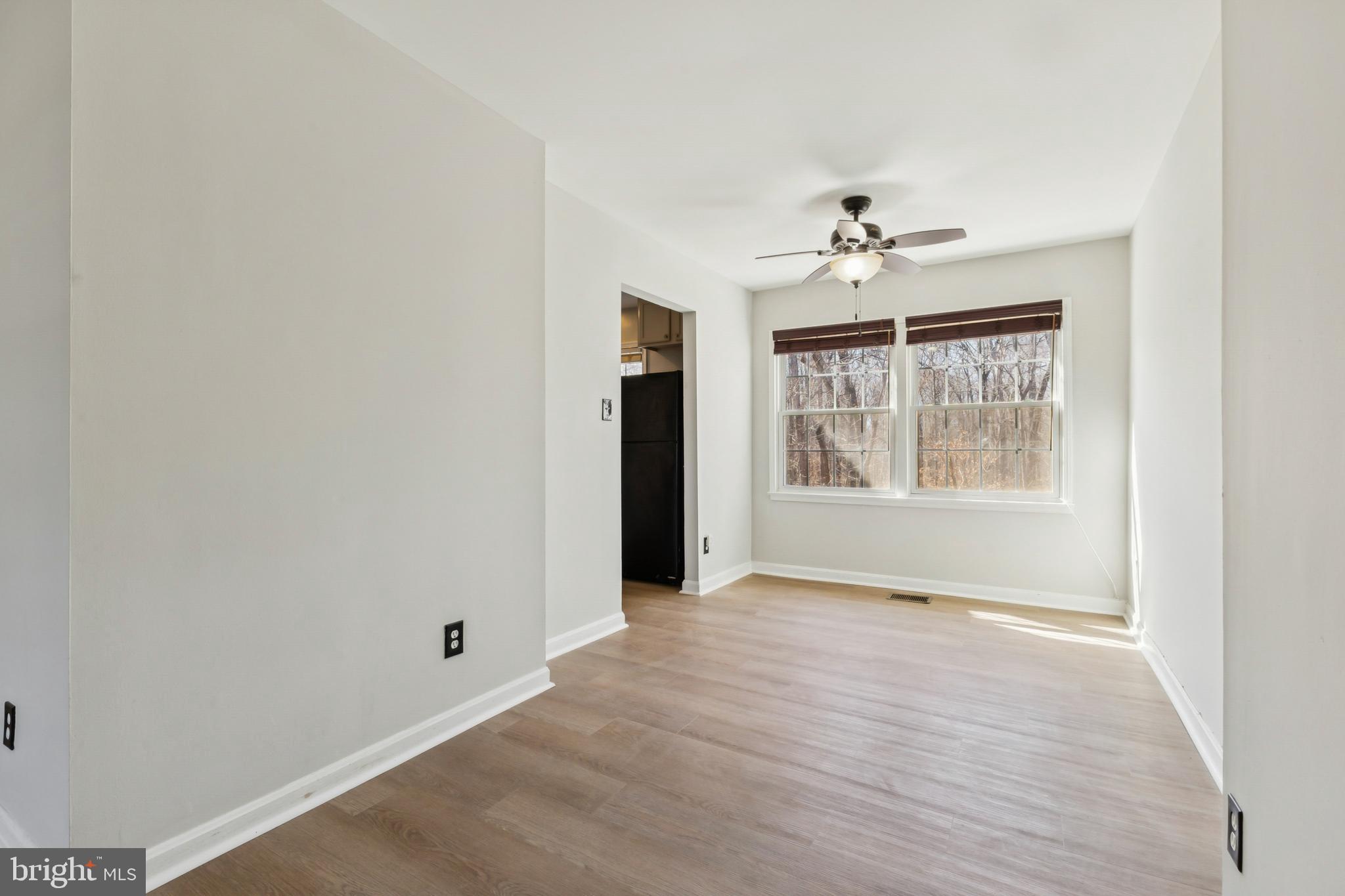 LONDON TOWNE - Residential