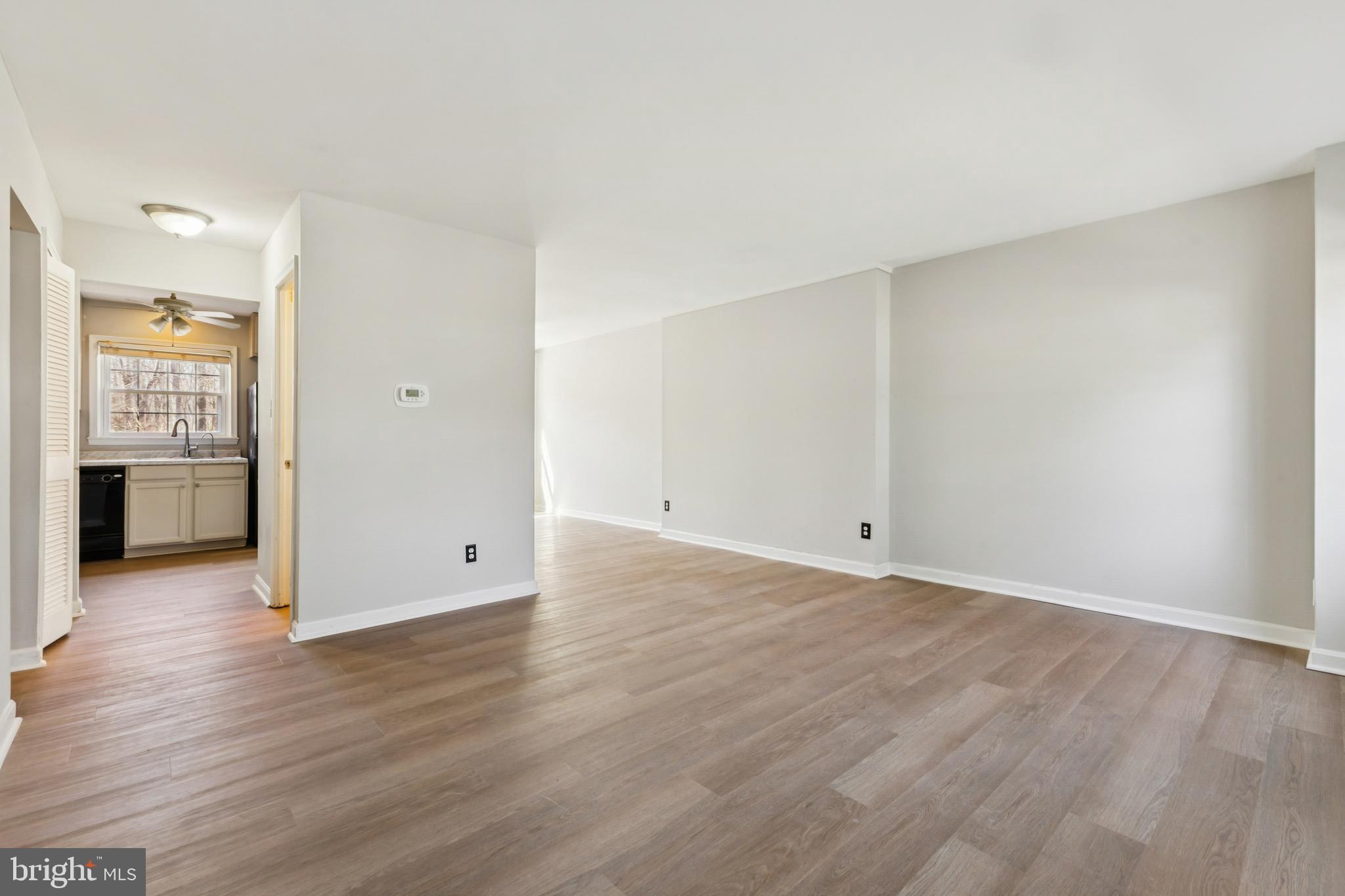 LONDON TOWNE - Residential