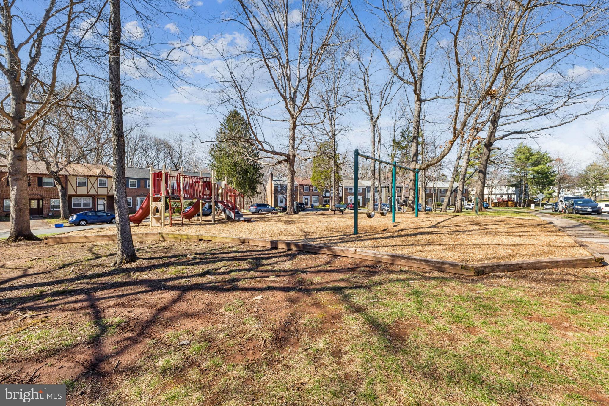 LONDON TOWNE - Residential