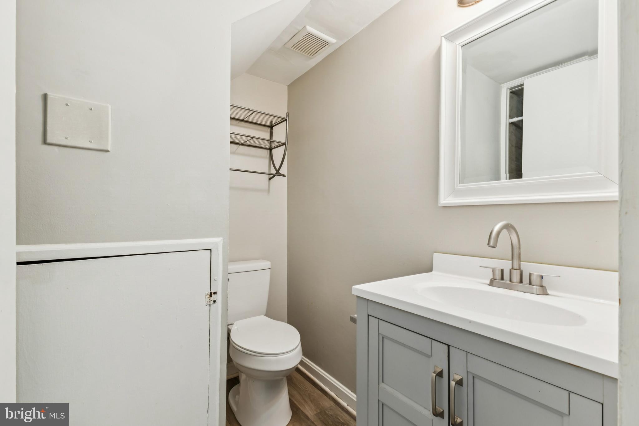 LONDON TOWNE - Residential