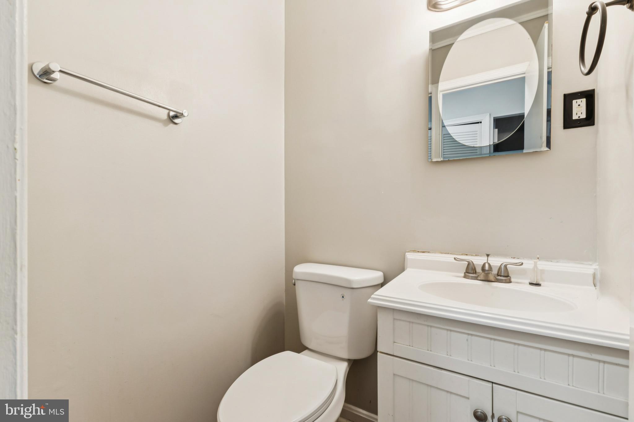 LONDON TOWNE - Residential