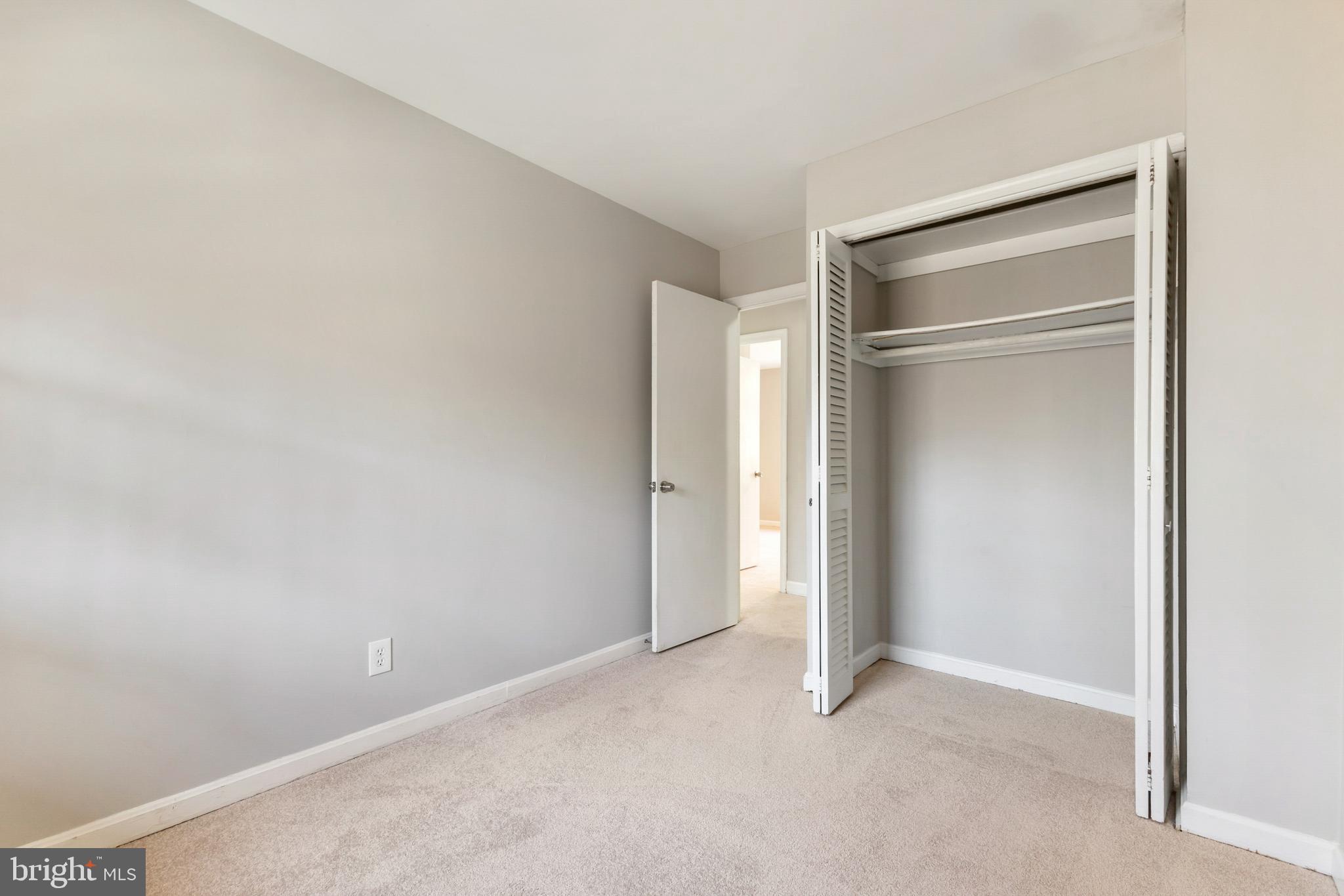 LONDON TOWNE - Residential