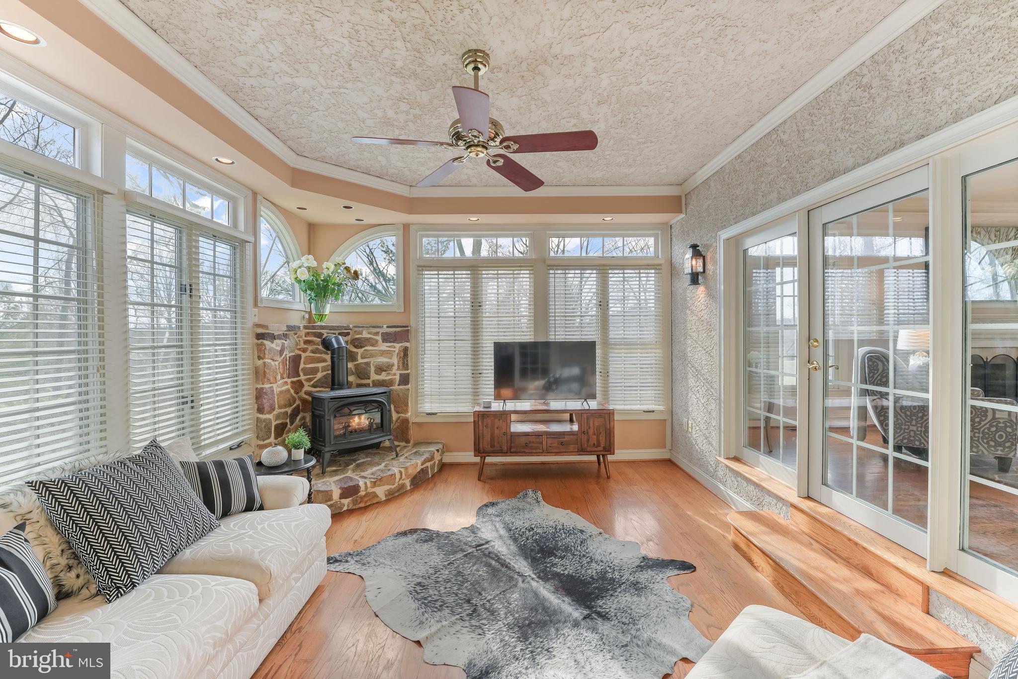 CROSS CREEK - Residential