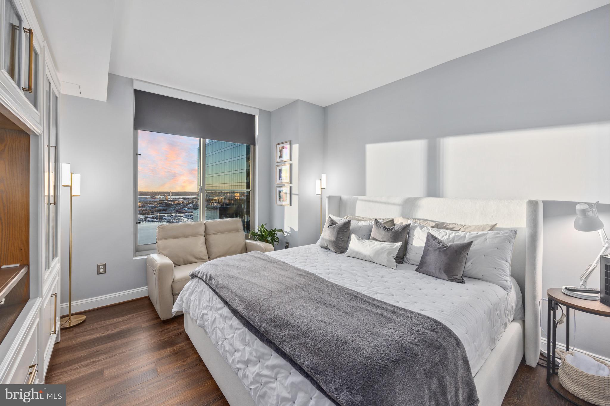 HARBOR EAST - Residential