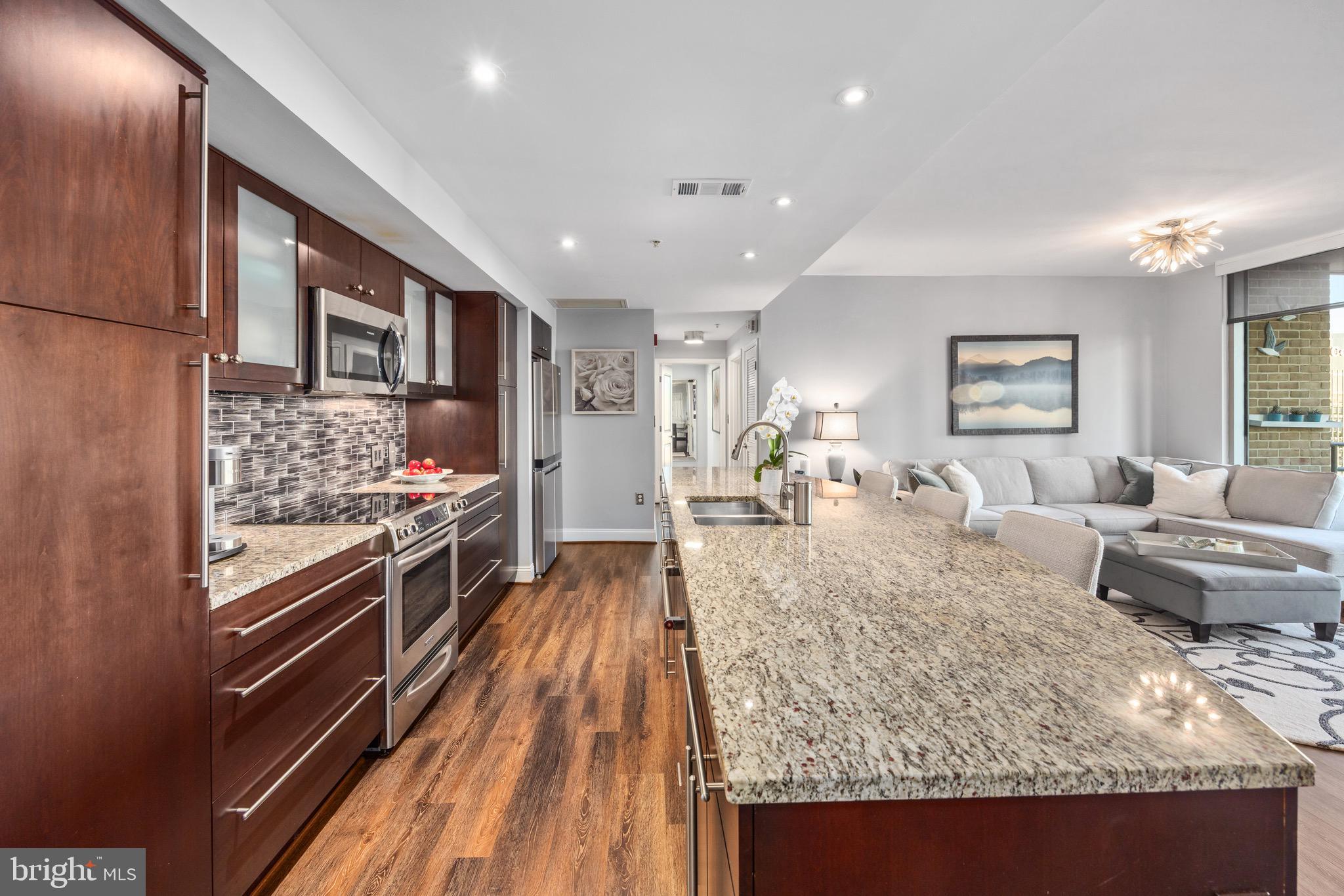 HARBOR EAST - Residential