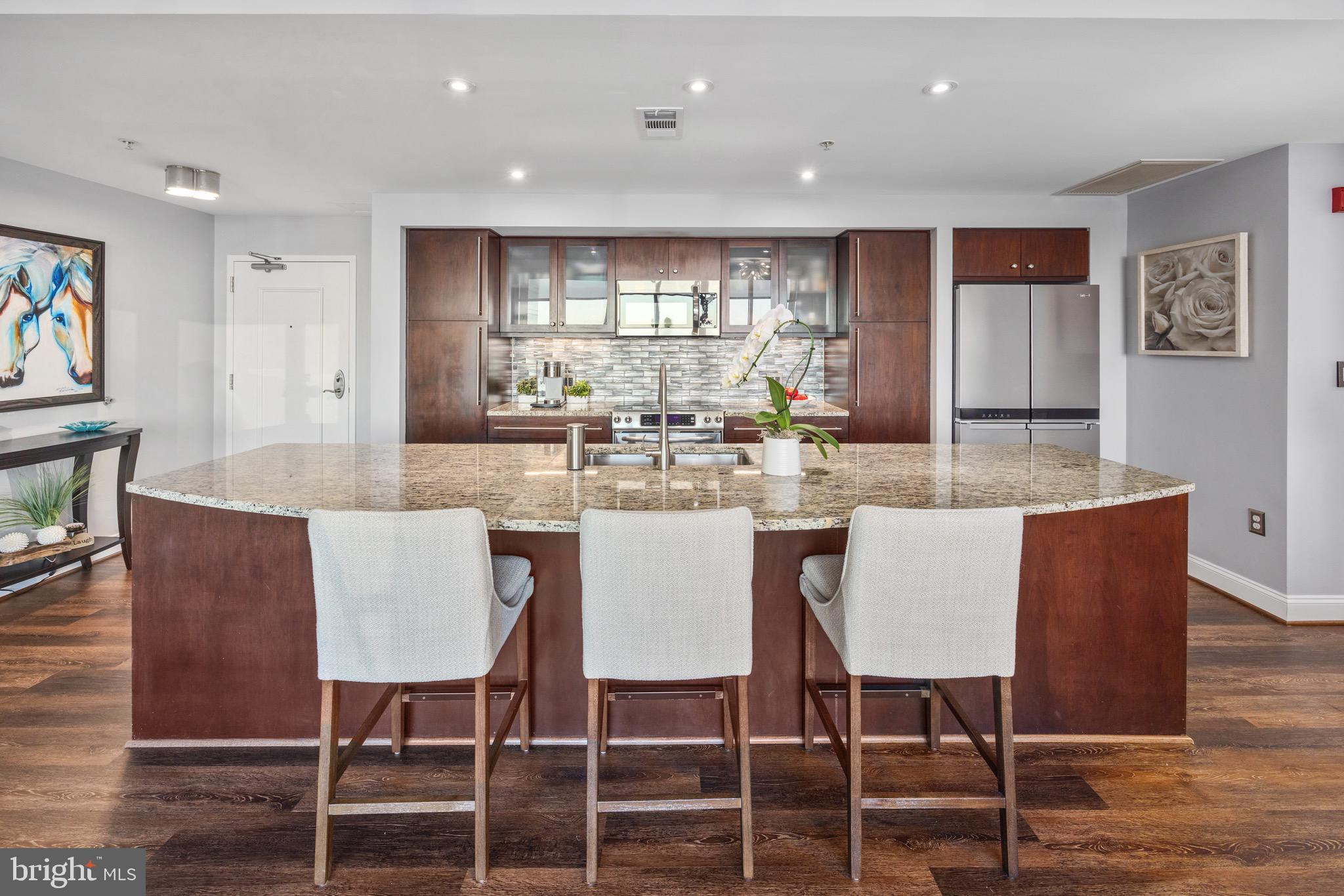 HARBOR EAST - Residential