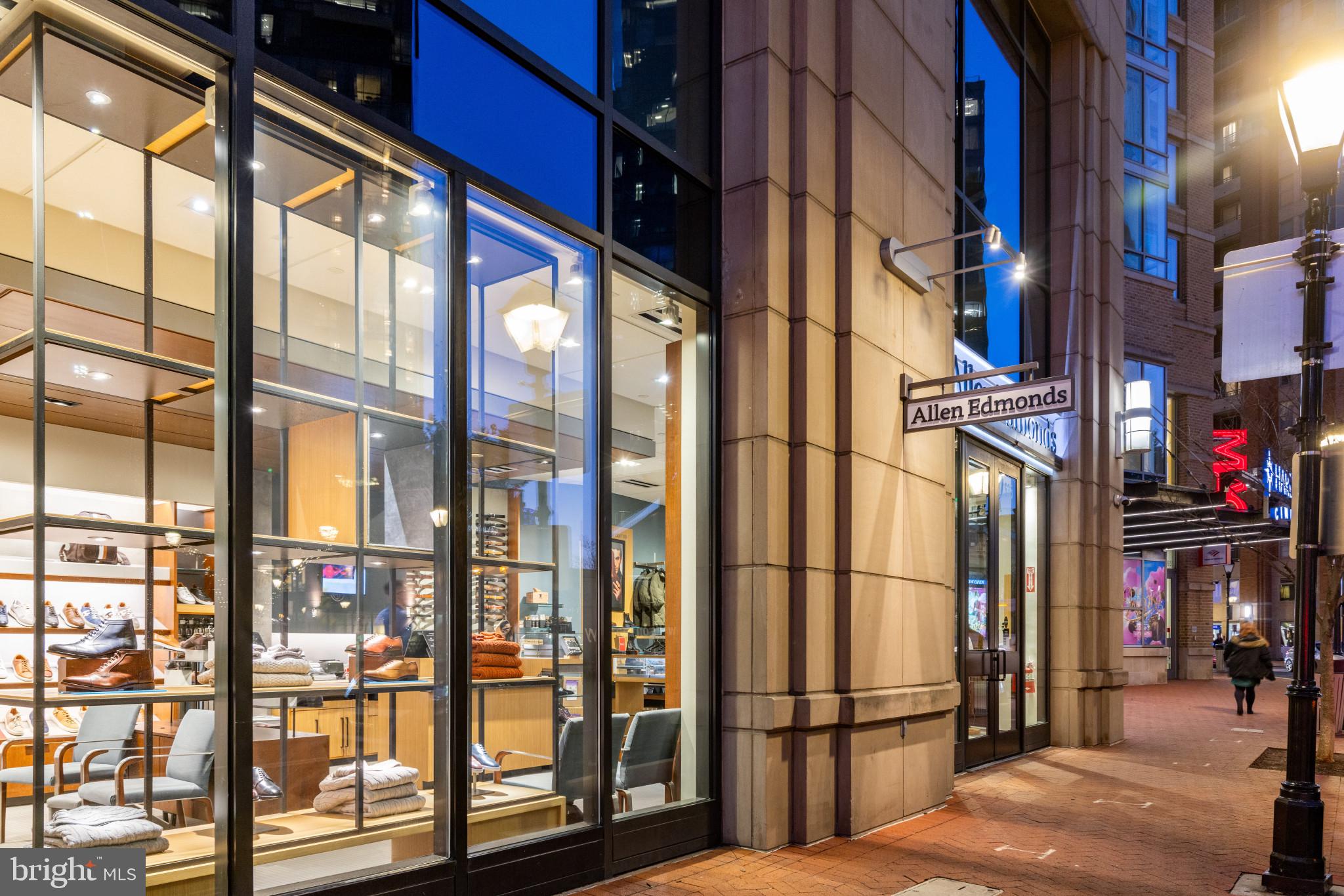 HARBOR EAST - Residential