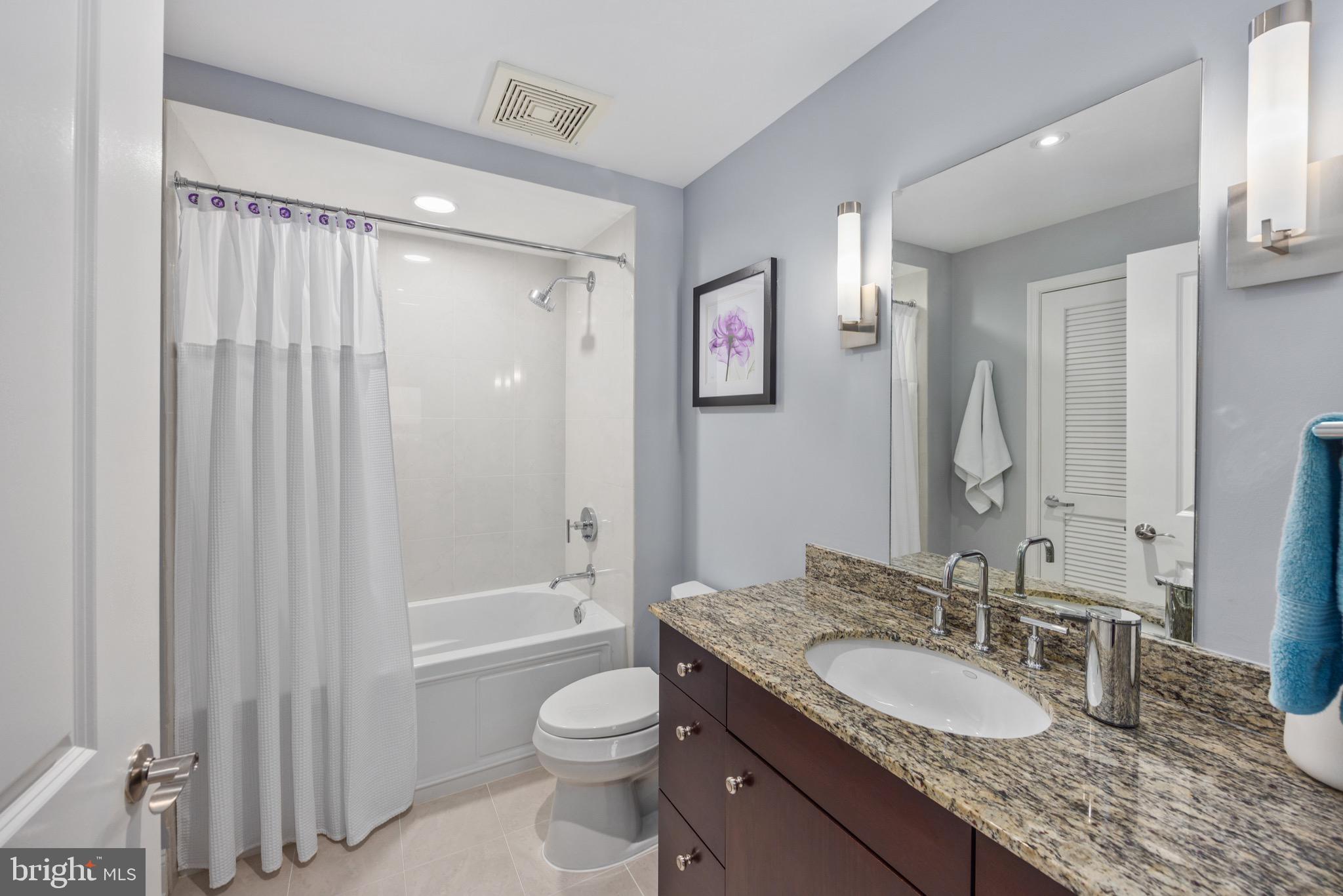 HARBOR EAST - Residential