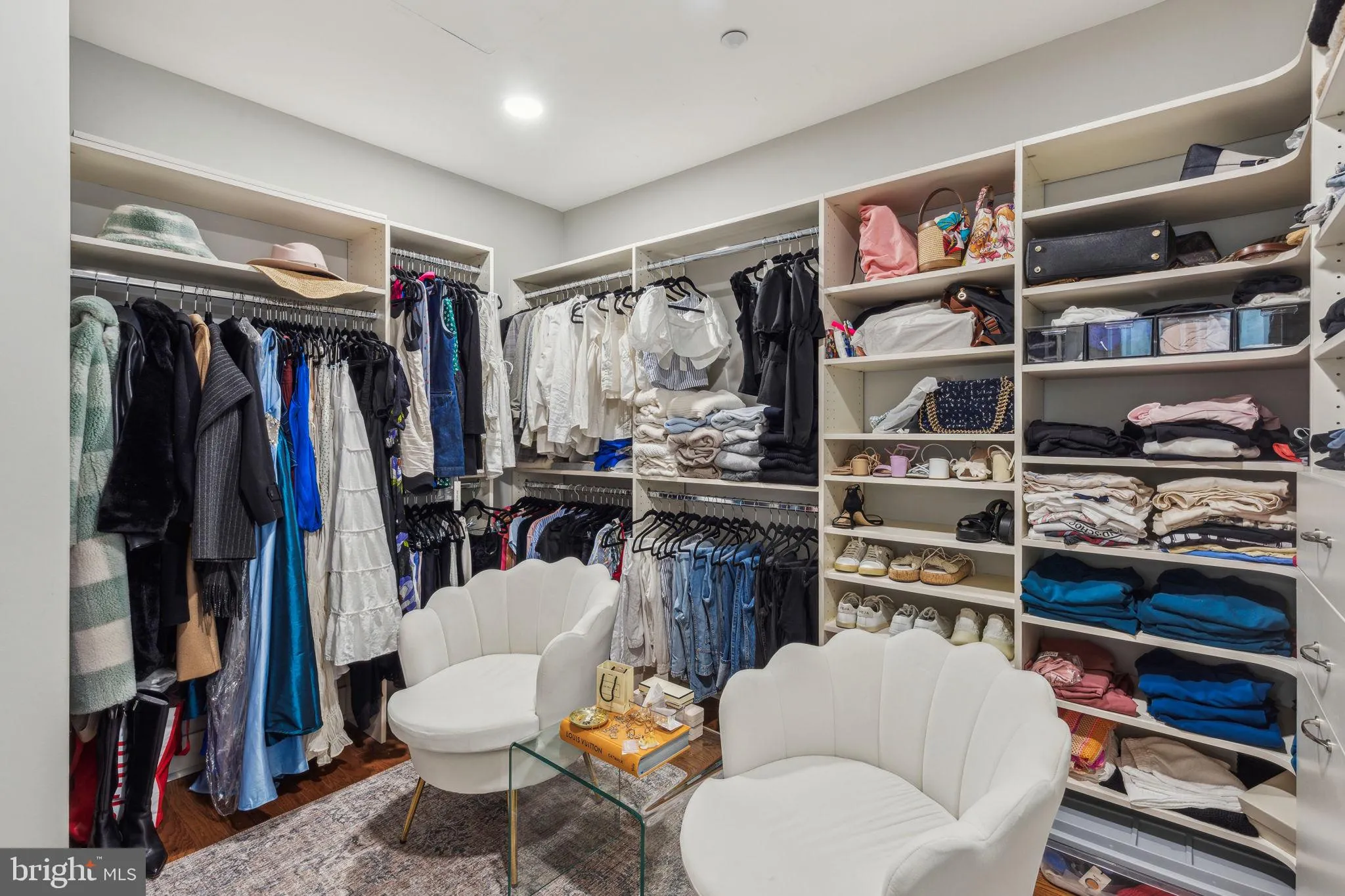 Philadelphia, Pennsylvania 19103, United States, 1 Bedroom Bedrooms, ,2 BathroomsBathrooms,Residential,Pending,99772