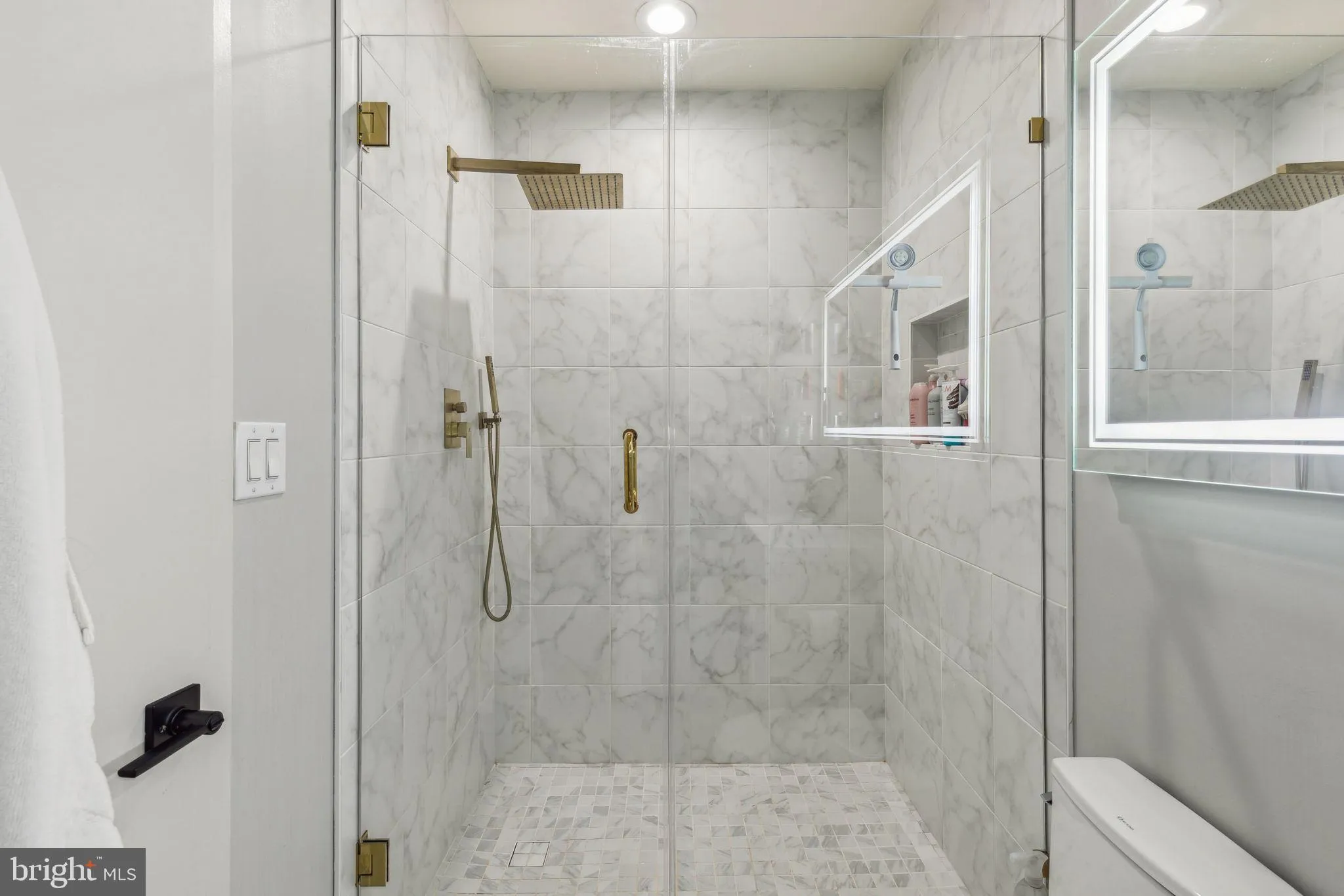 Philadelphia, Pennsylvania 19103, United States, 1 Bedroom Bedrooms, ,2 BathroomsBathrooms,Residential,Pending,99772