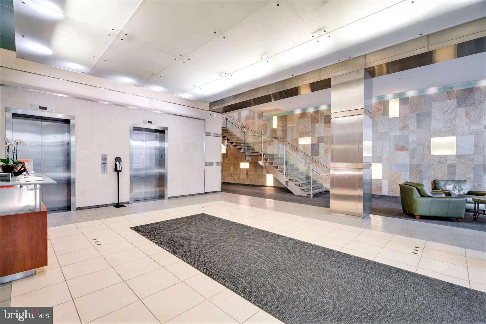 Philadelphia, Pennsylvania 19103, United States, 1 Bedroom Bedrooms, ,2 BathroomsBathrooms,Residential,Pending,99772