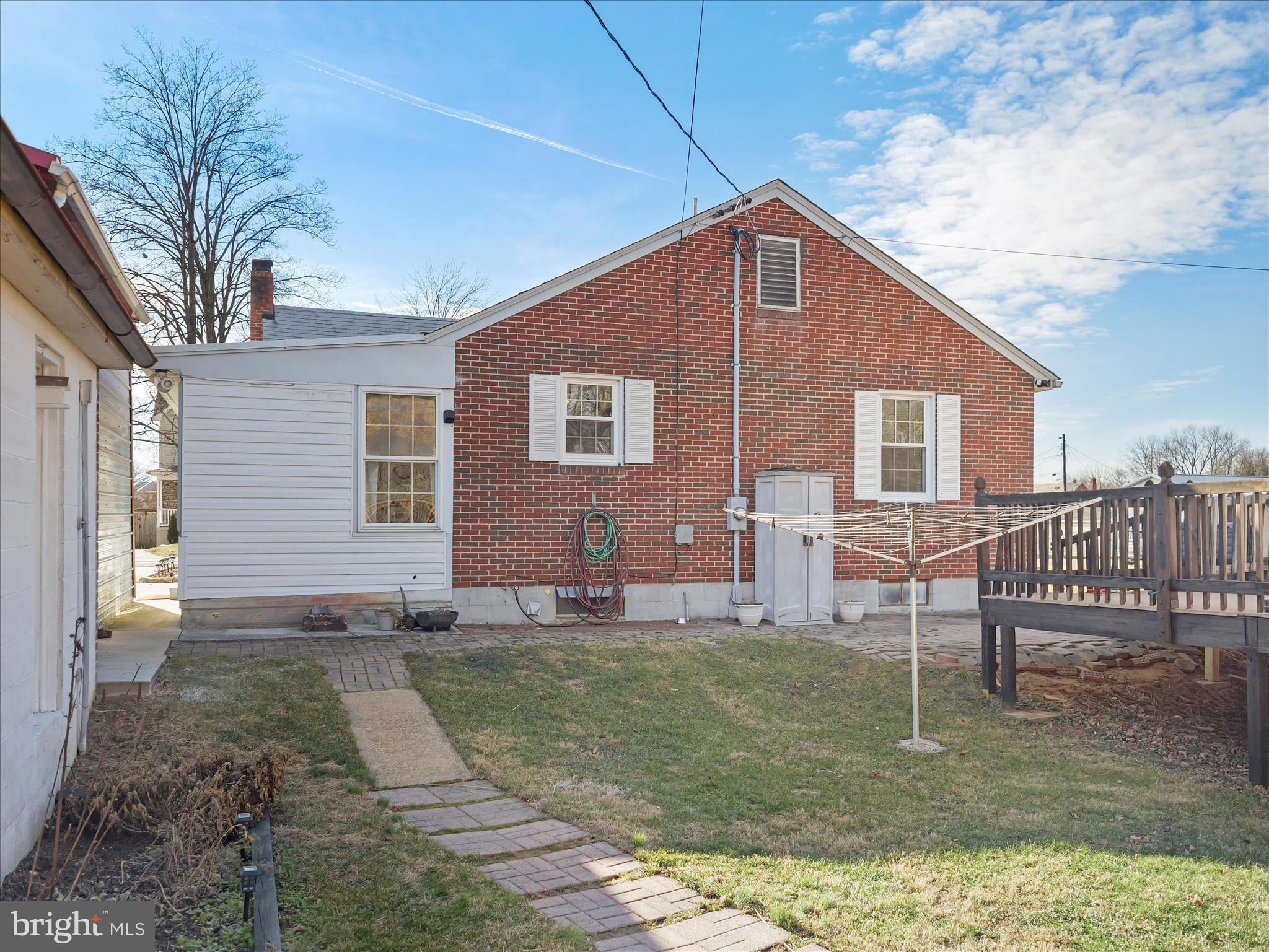 HALFWAY - Residential