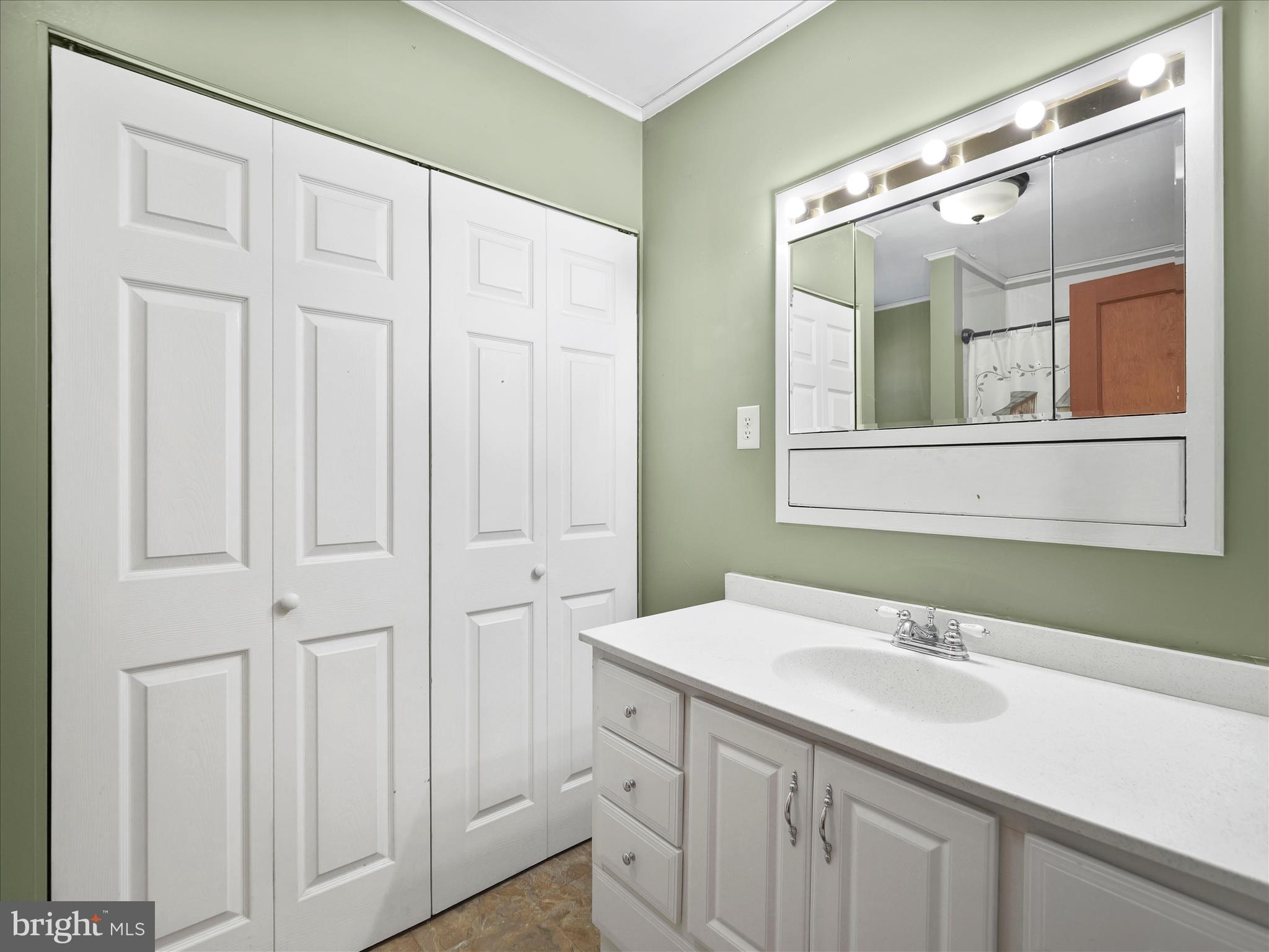 HALFWAY - Residential