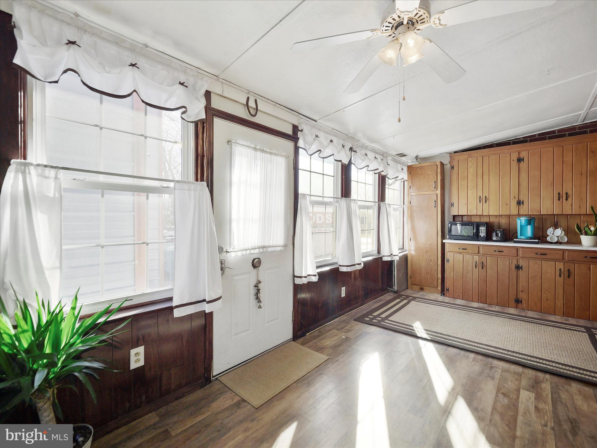 HALFWAY - Residential