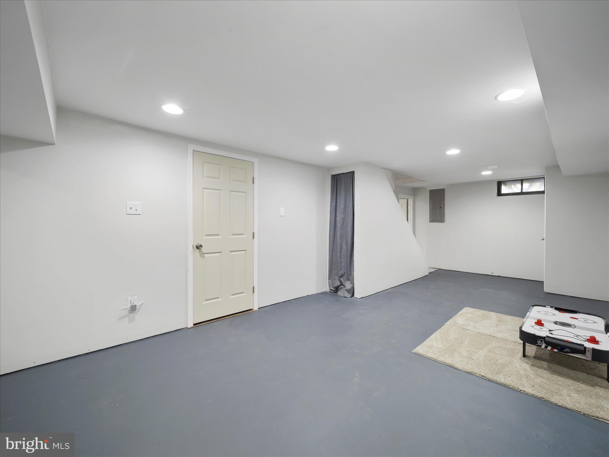 HALFWAY - Residential