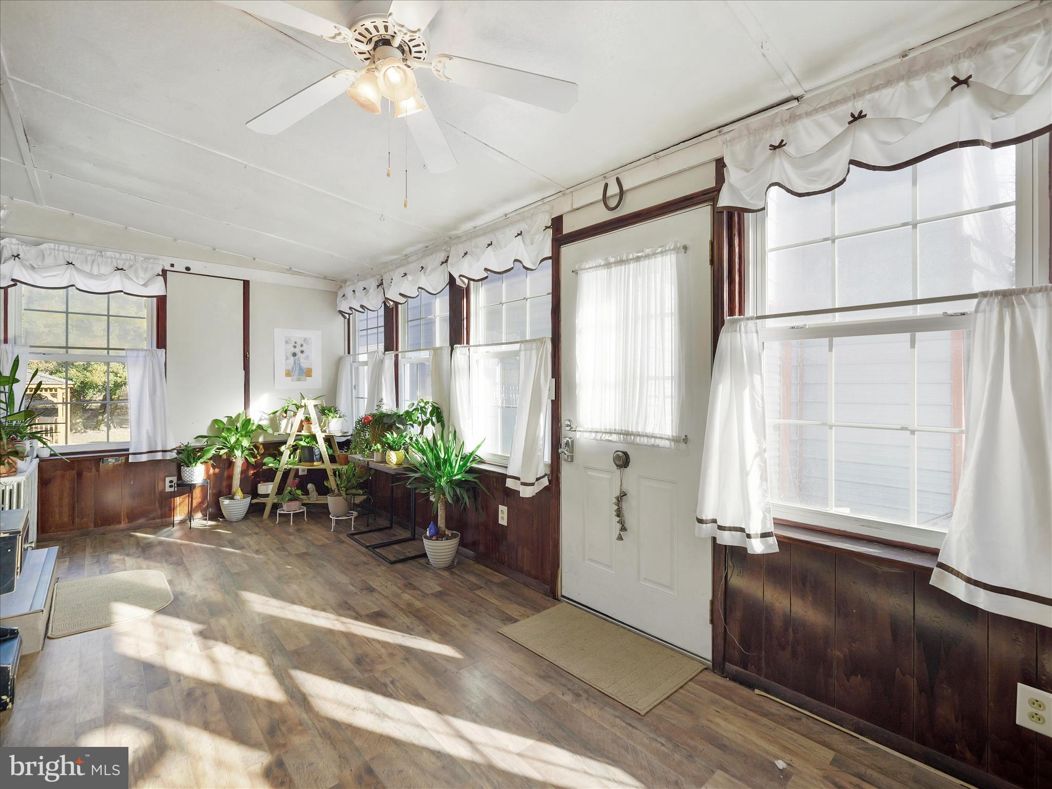 HALFWAY - Residential