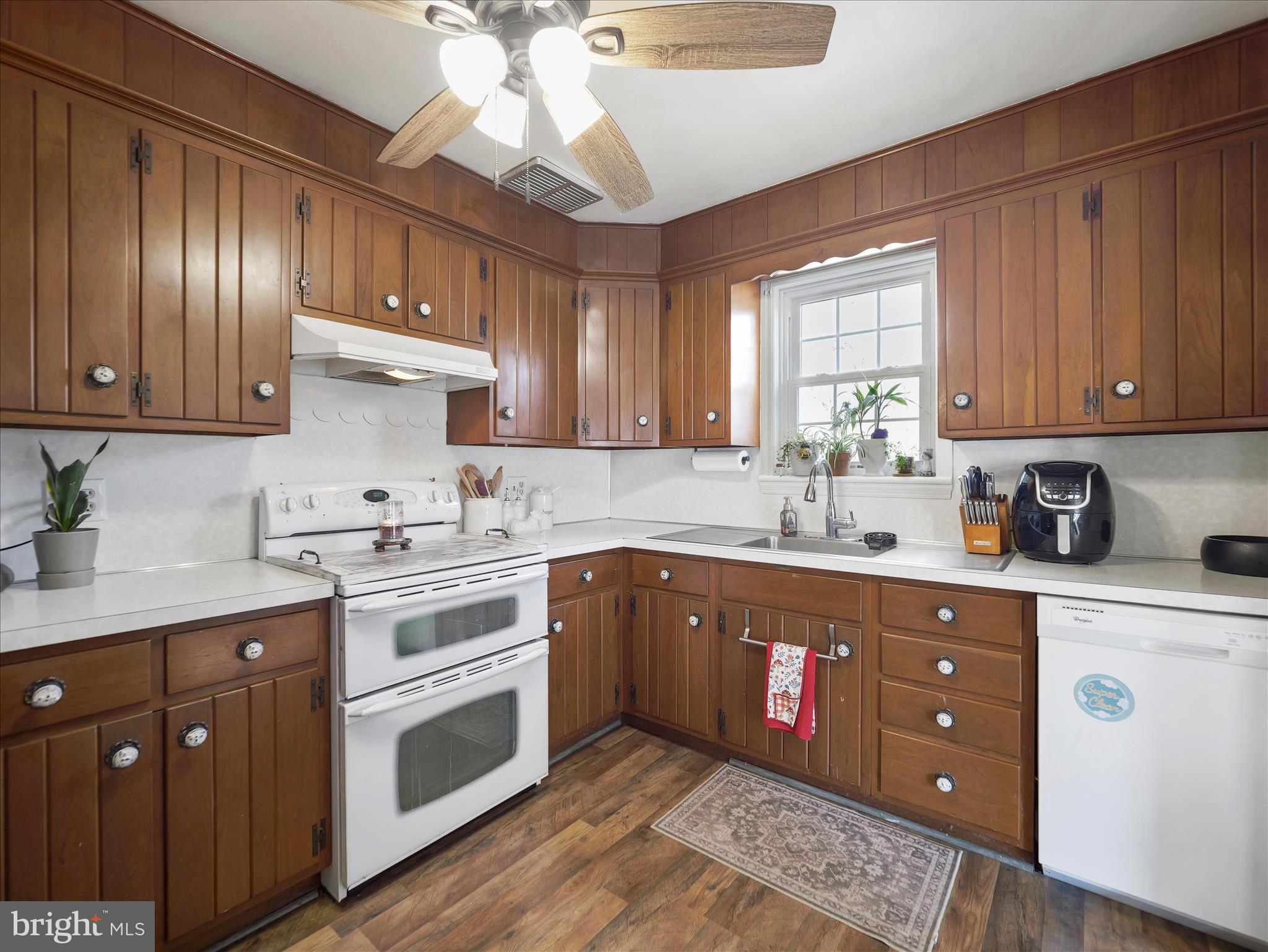 HALFWAY - Residential