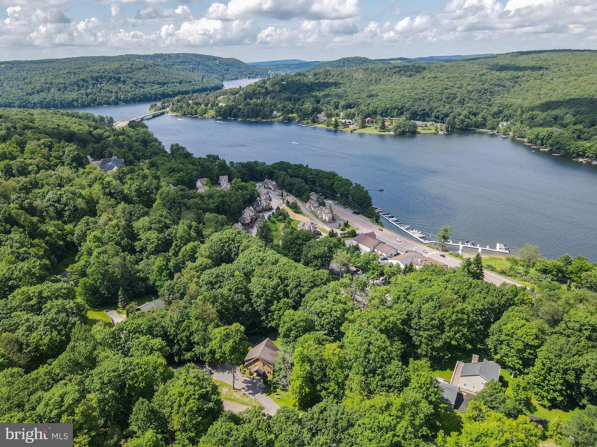 18 MOUNTAINSIDE COURT