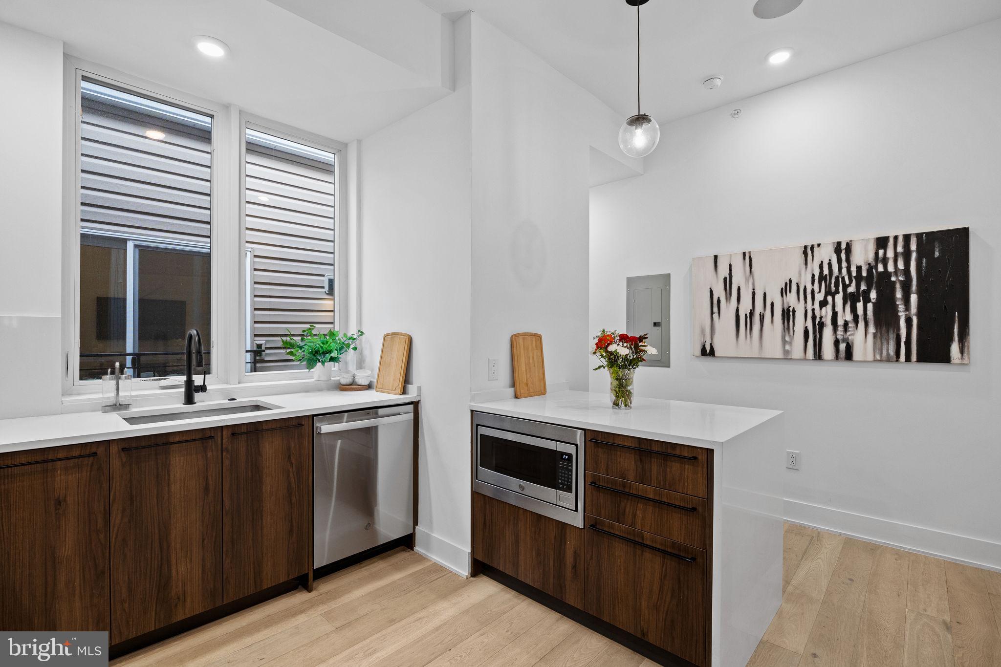 GRADUATE HOSPITAL - Residential