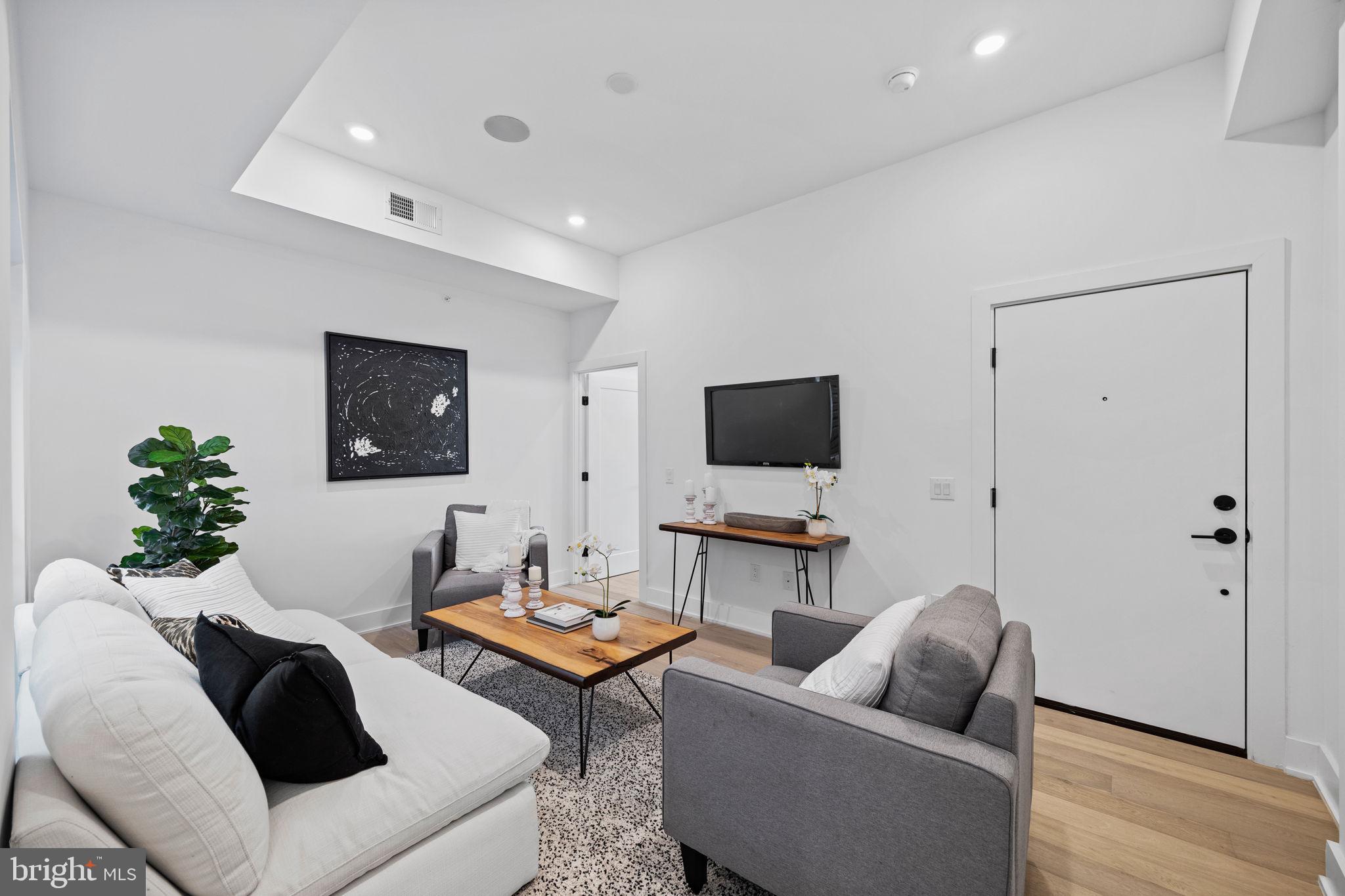 GRADUATE HOSPITAL - Residential