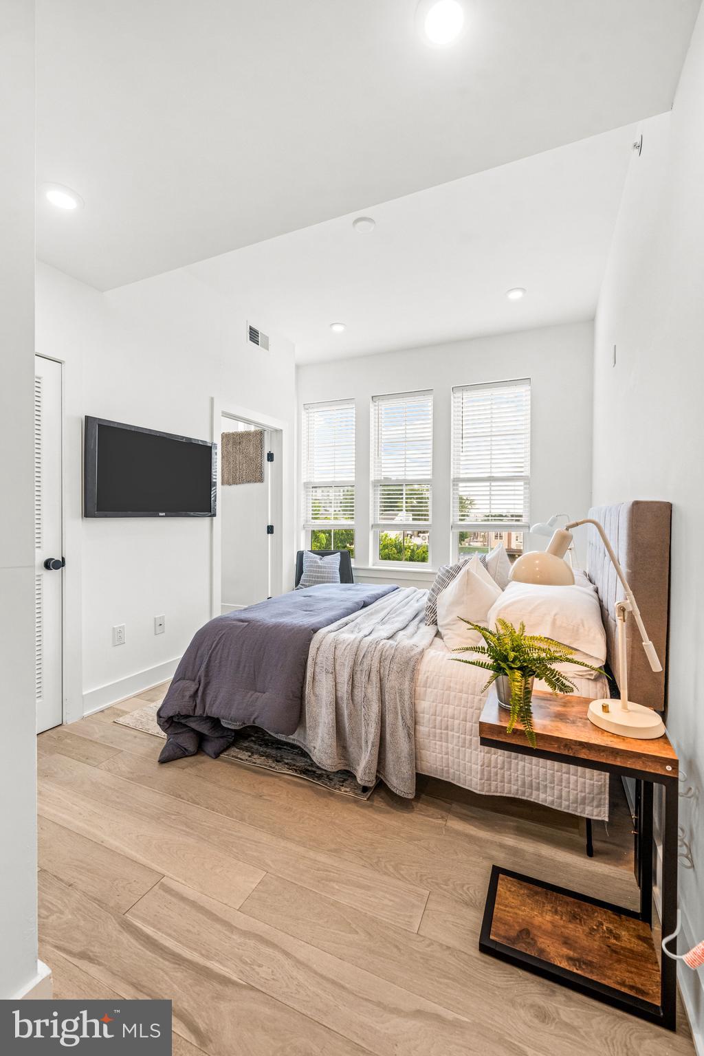 GRADUATE HOSPITAL - Residential