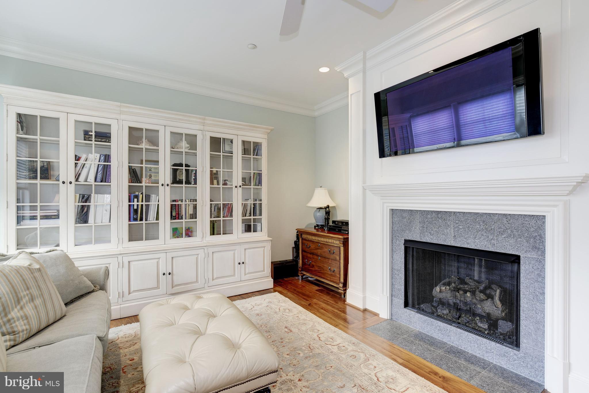 MCAULEY PARK - Residential