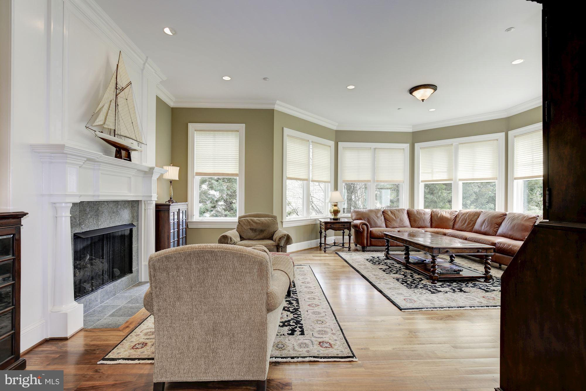 MCAULEY PARK - Residential