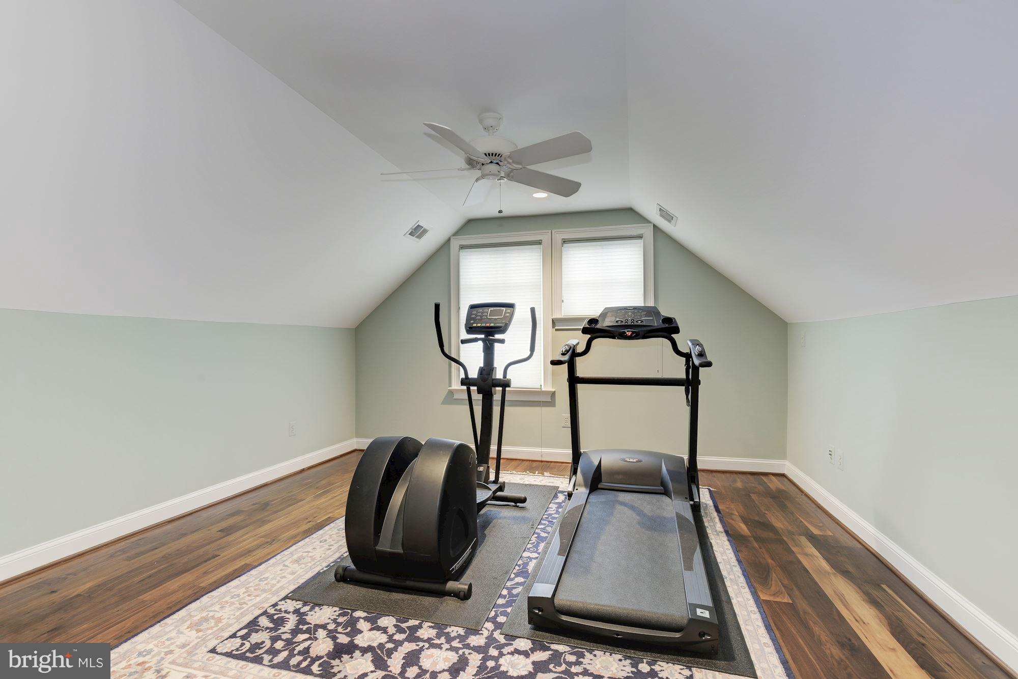 MCAULEY PARK - Residential