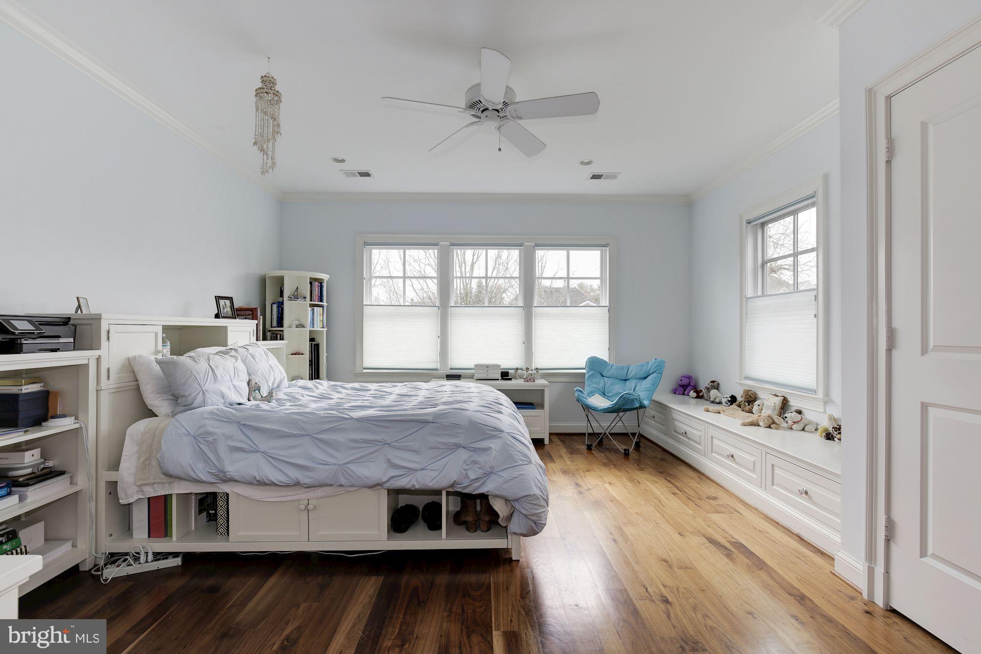 MCAULEY PARK - Residential