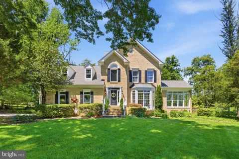 4280 Lawnvale Drive, Gainesville, VA MLS: VAPW2120722