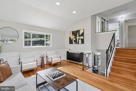 423 Saint Margarets Drive, Capitol Heights, MD 20743 - MLS#: MDPG2176074