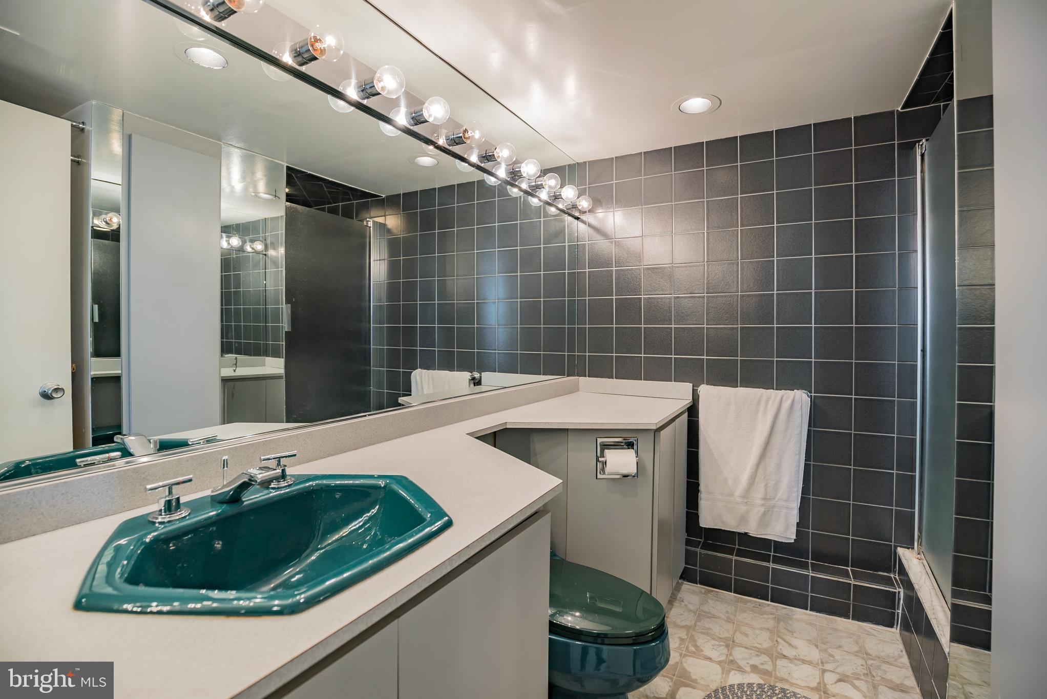 RITTENHOUSE SQUARE - Residential Lease