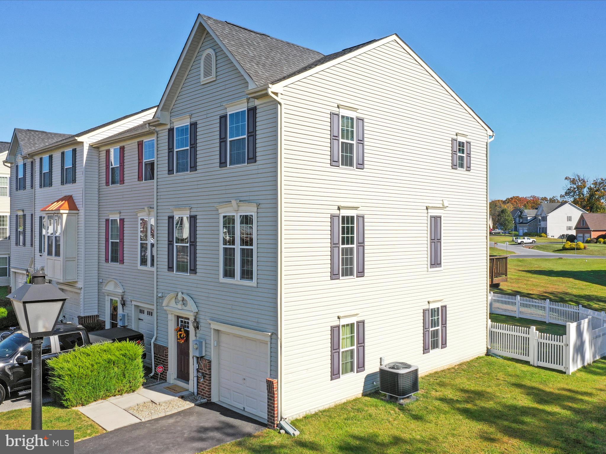 BROOKFIELD - Residential