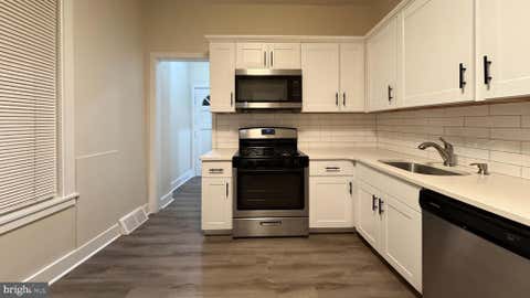 Townhouse For Sale - 1039 Toll Street<br/> CRUM LYNNE, PA 19022