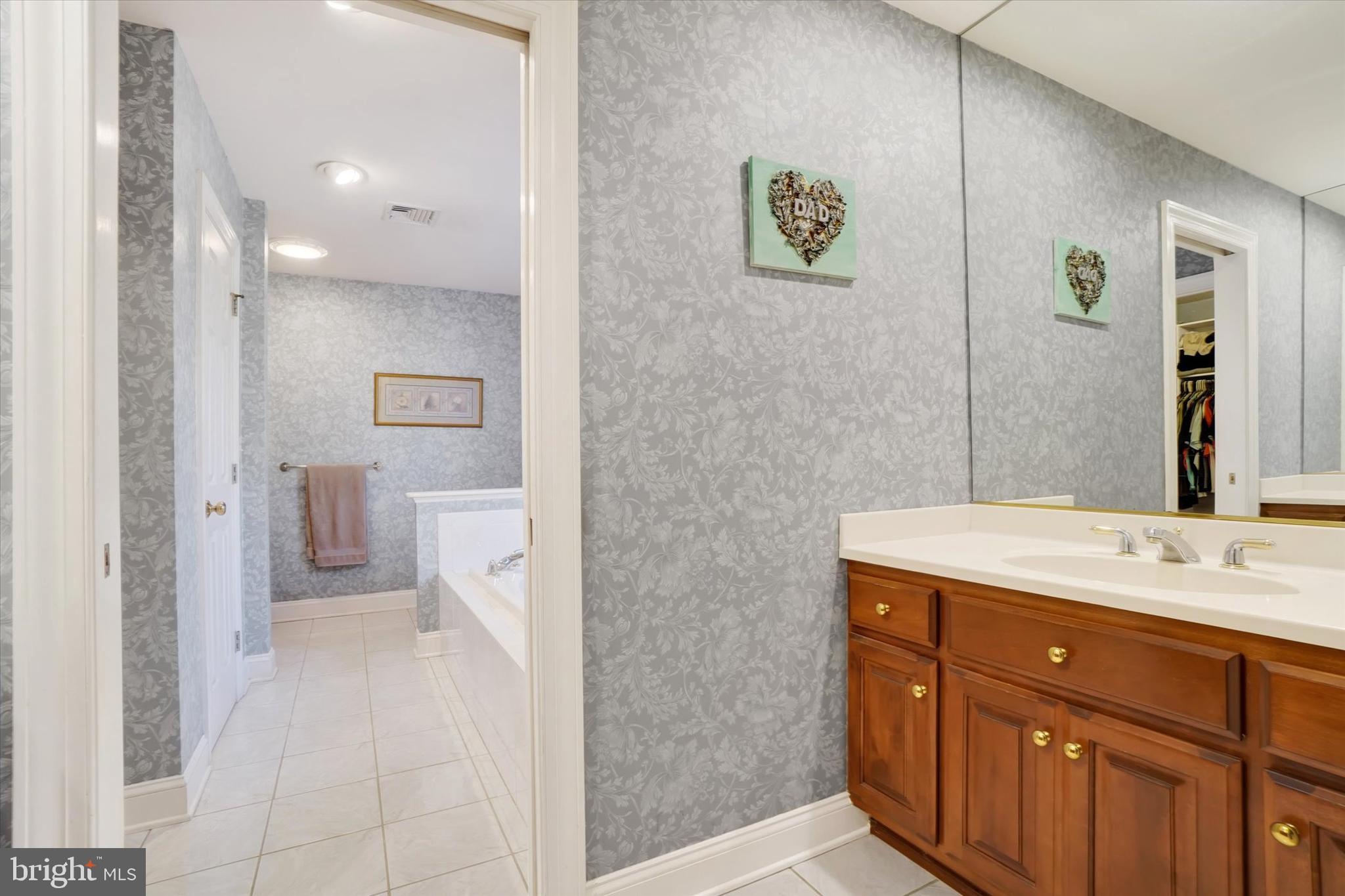 HEPPLEWHITE ESTATES - Residential