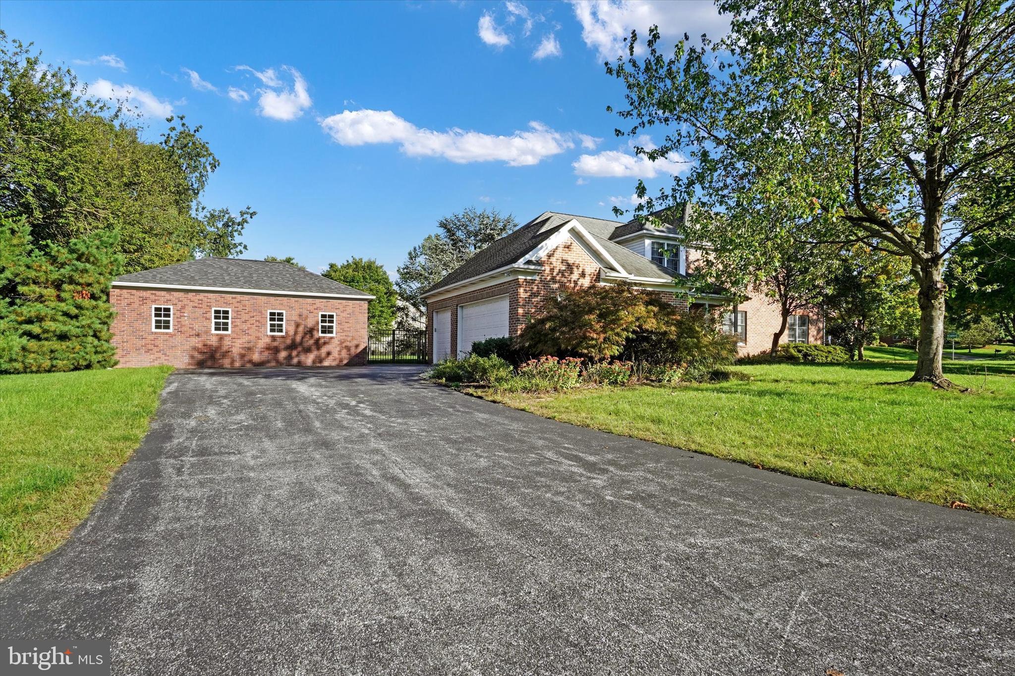 HEPPLEWHITE ESTATES - Residential