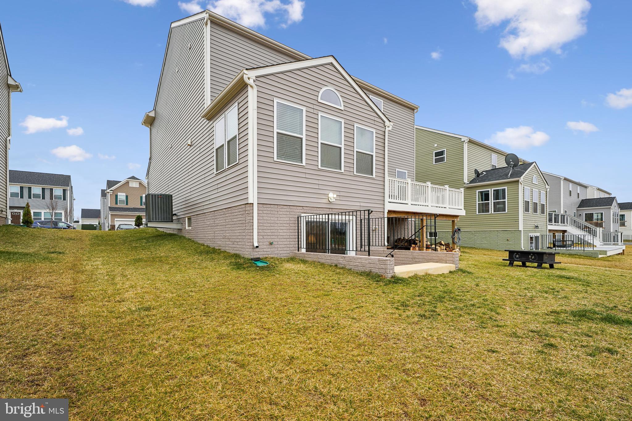 HUNTWELL WEST - Residential