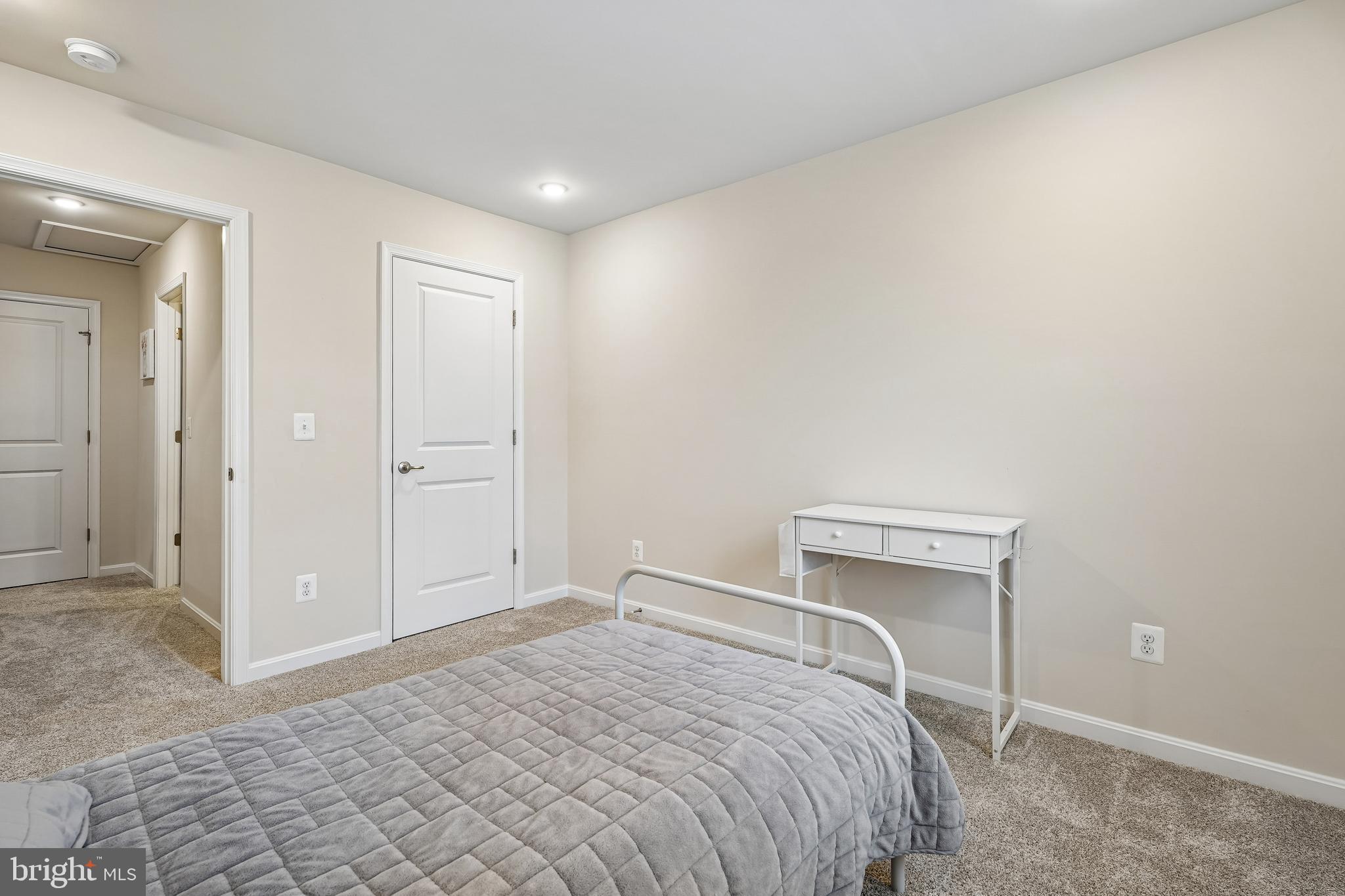 HUNTWELL WEST - Residential