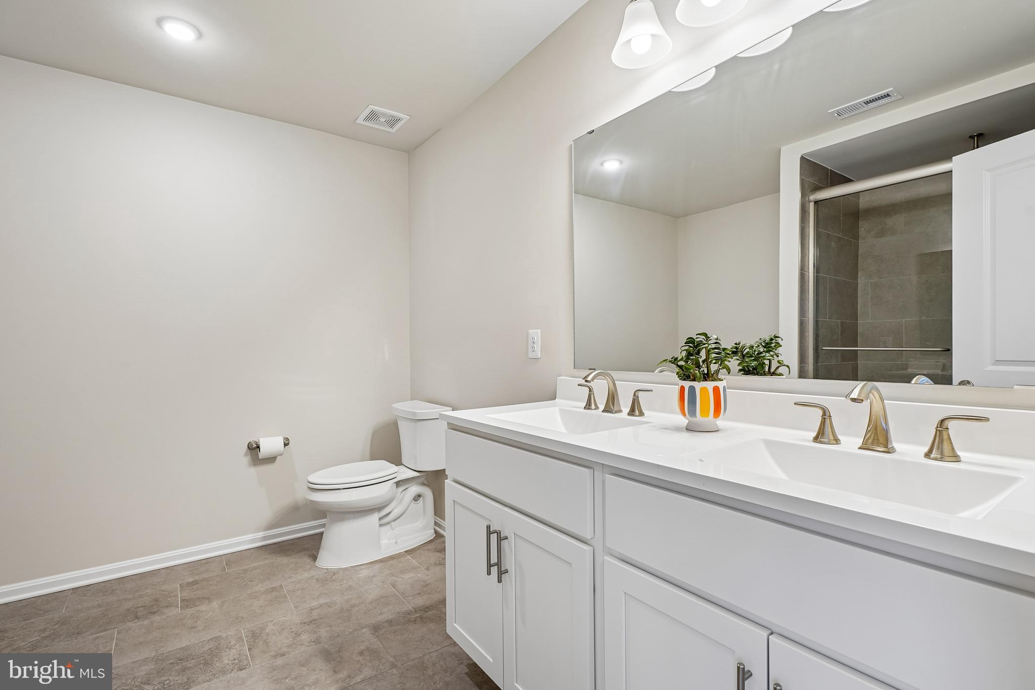 HUNTWELL WEST - Residential