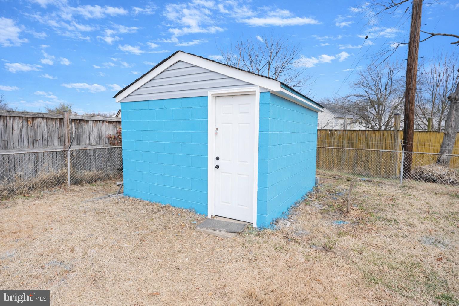 COUNTRY CLUB ESTATES - Residential